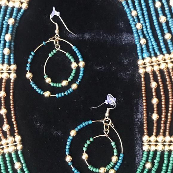 Colorful beaded necklace - Picture 3 of 3